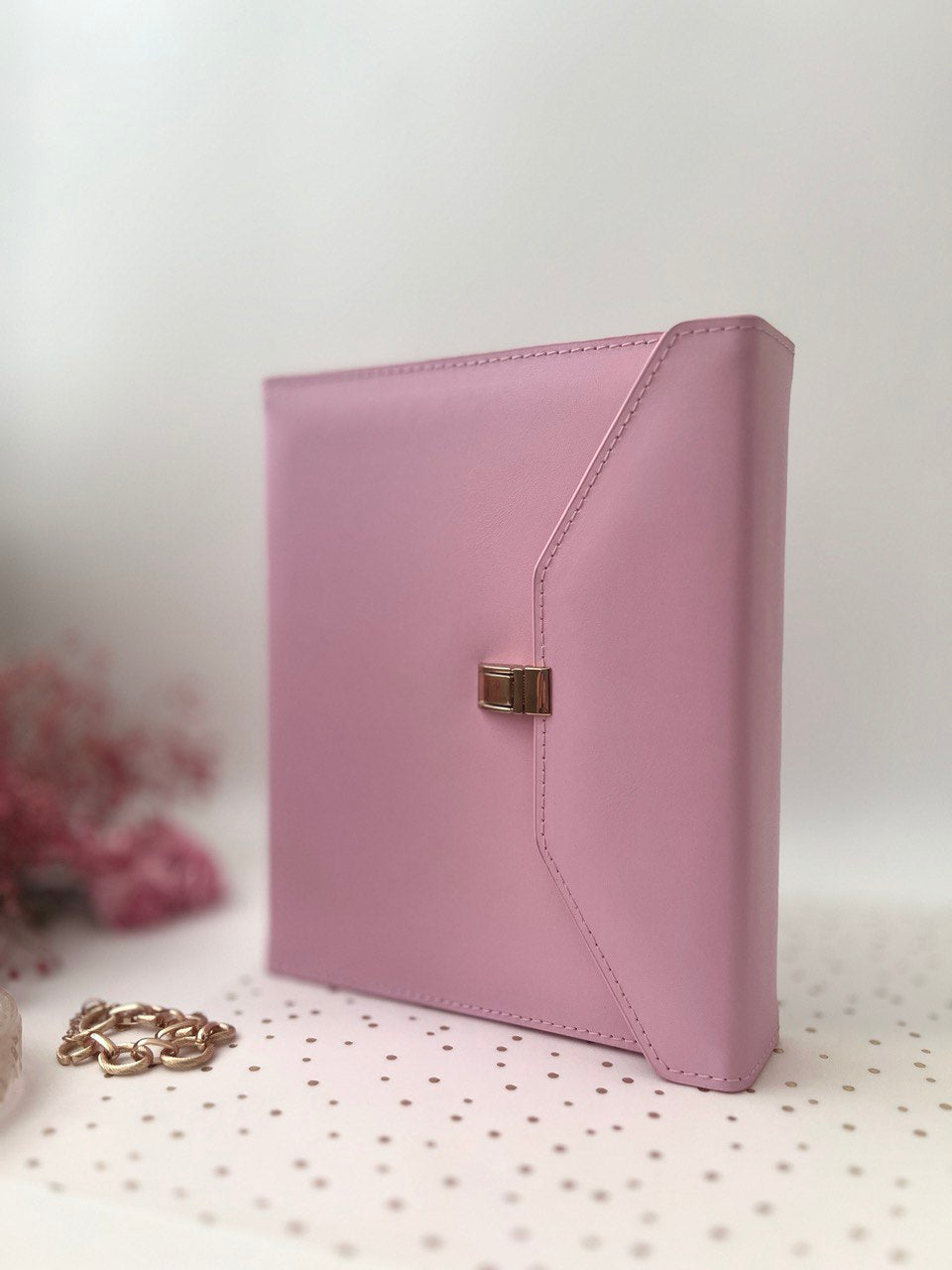 Hard cover A5 pink.