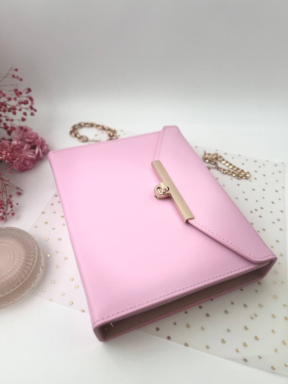Hard cover A5 pink.