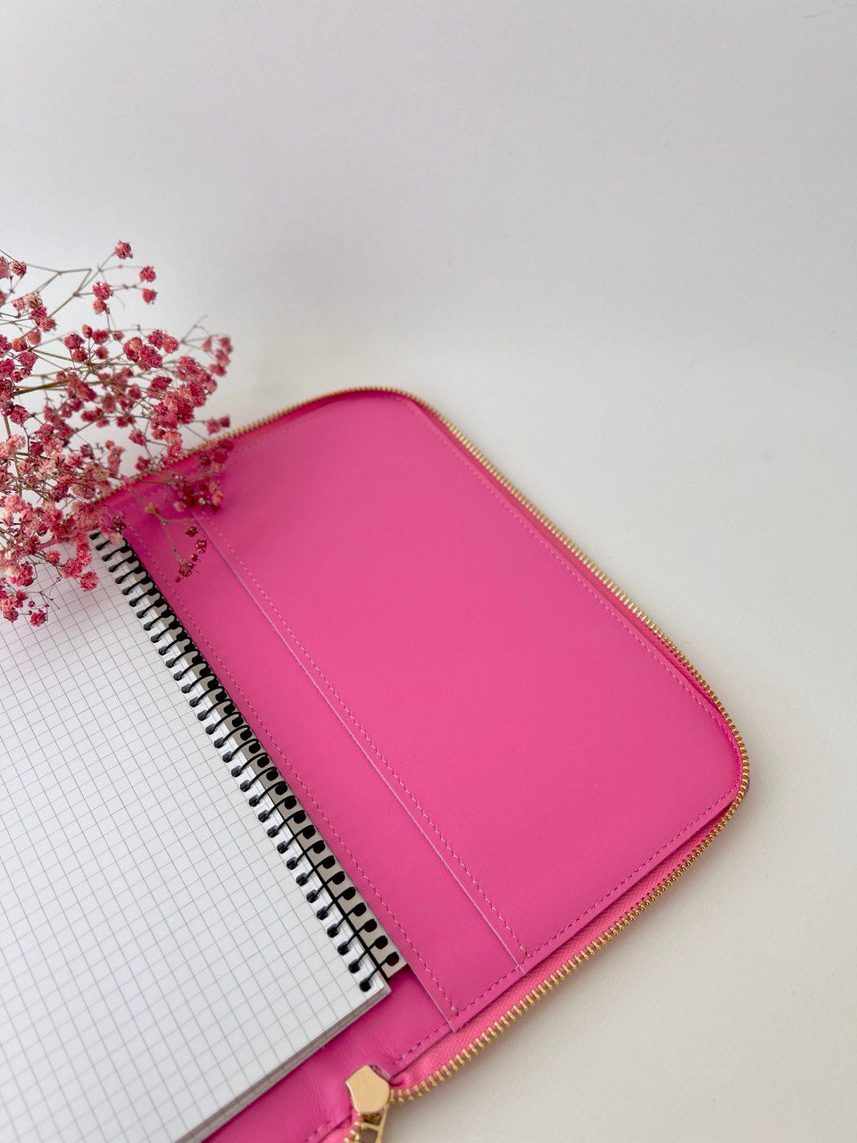 Pink leather zip cover for notebook A5