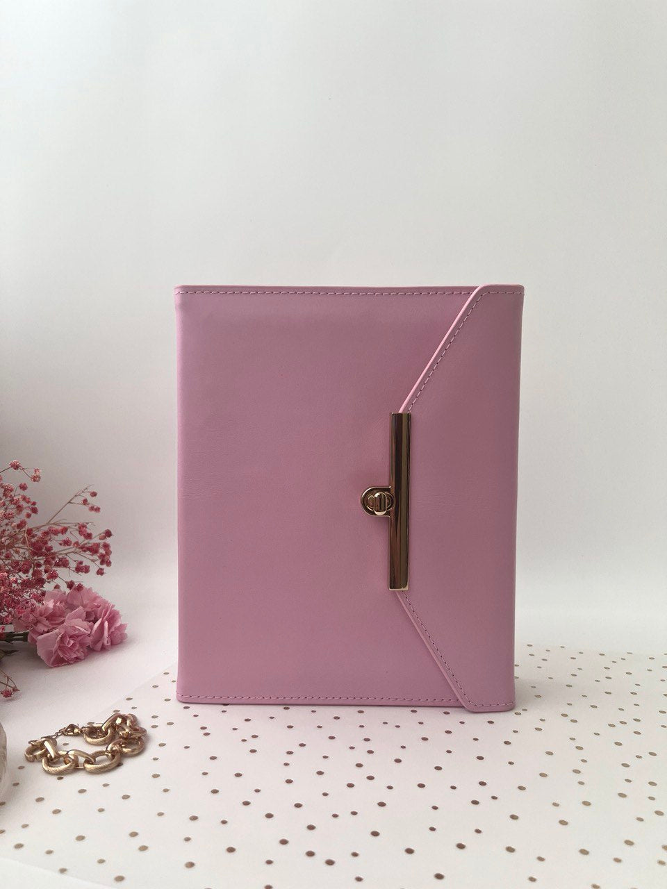 Hard cover A5 pink.