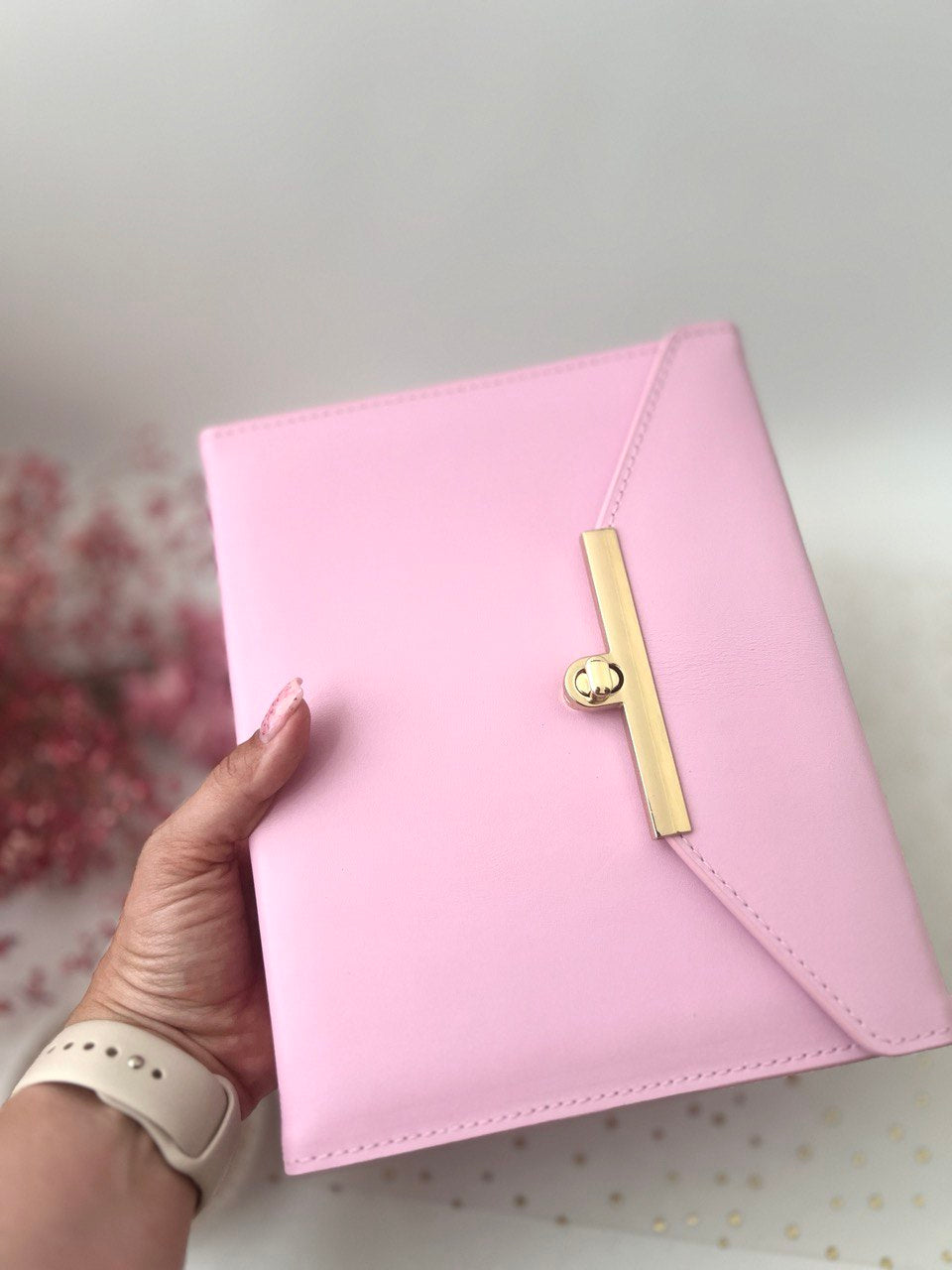 Hard cover A5 pink.