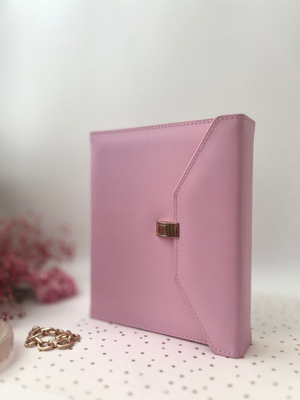 Hard cover A5 pink.