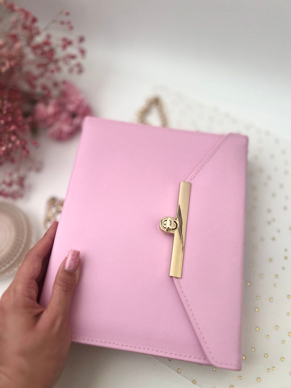 Hard cover A5 pink.