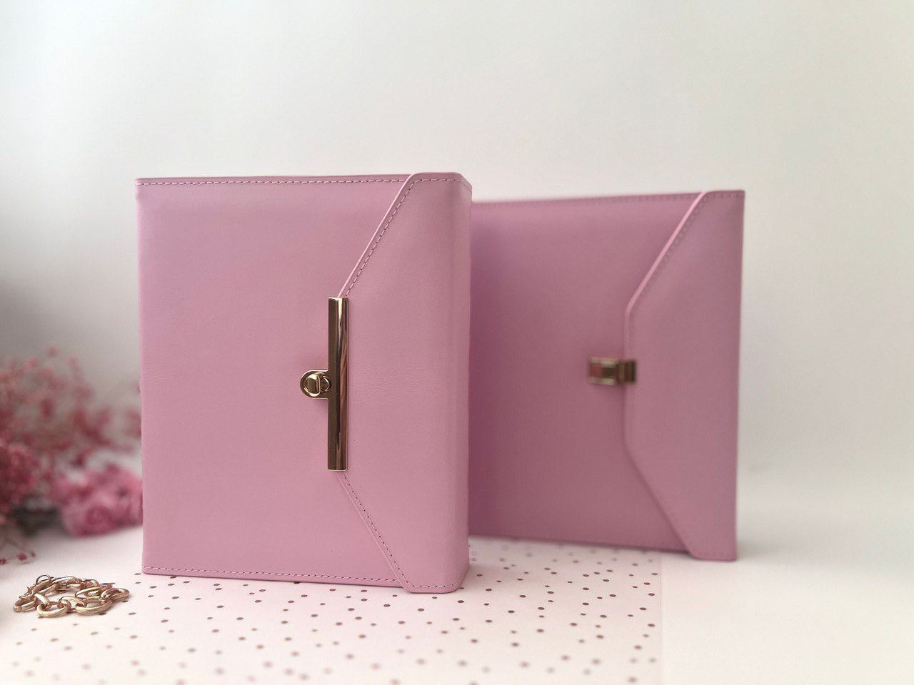 Hard cover A5 pink.