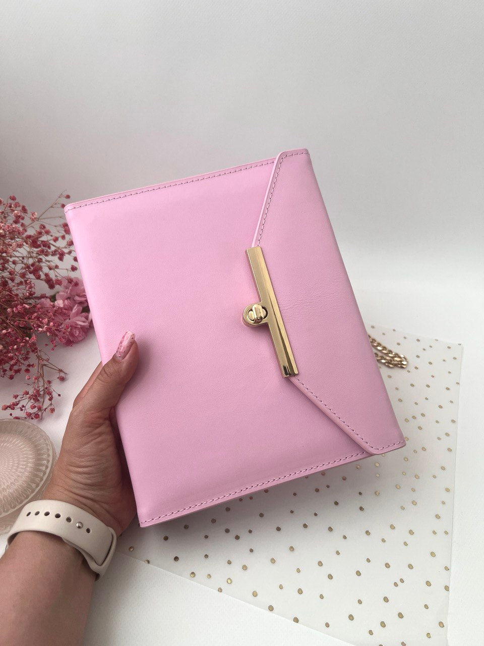 Hard cover A5 pink.