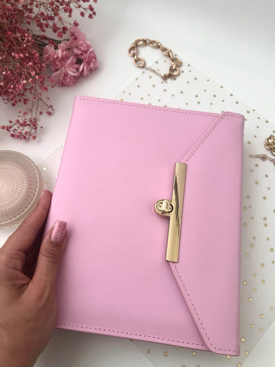 Hard cover A5 pink.