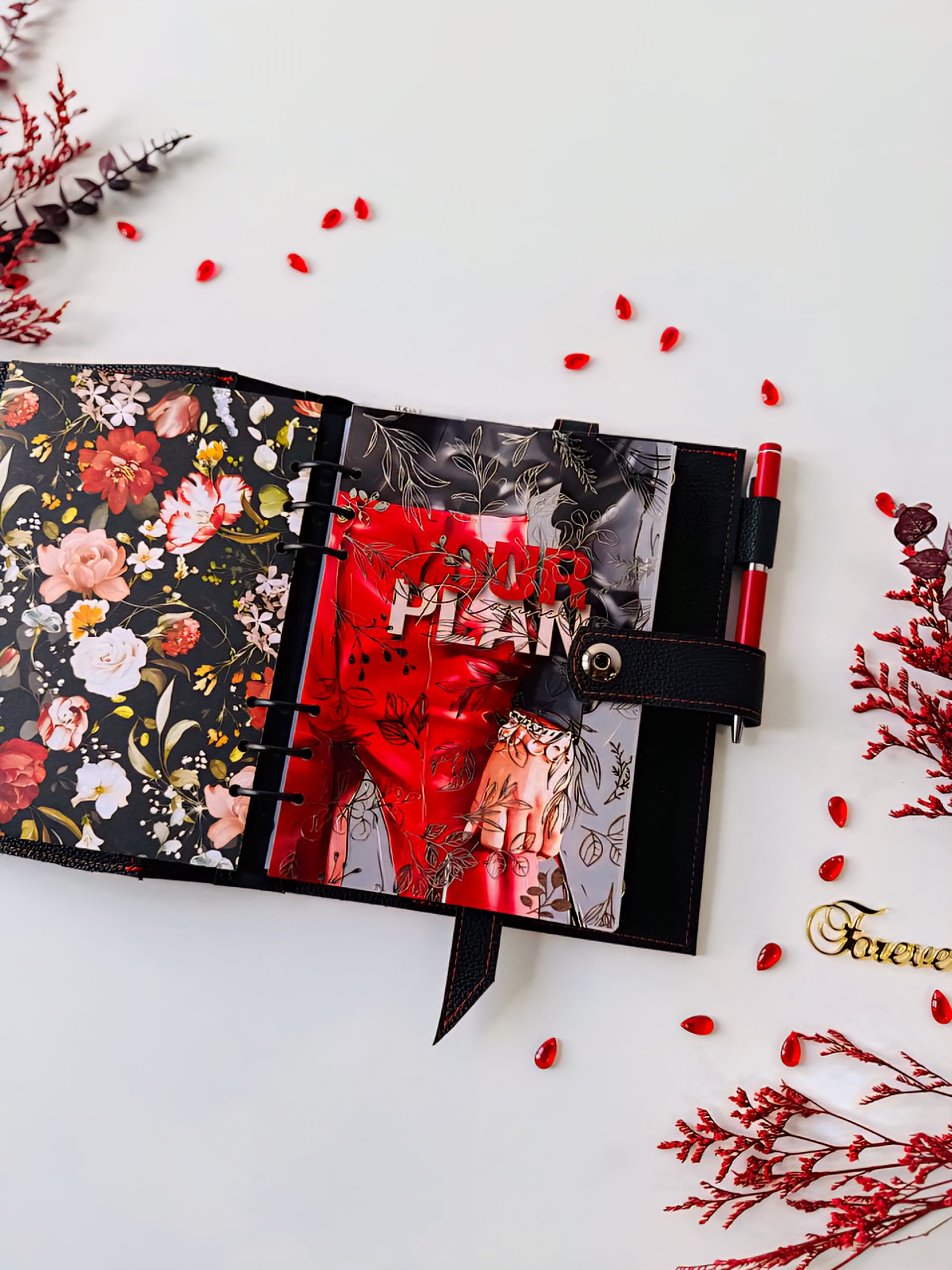 An exquisite and functional gift set for those who appreciate elegance and order.