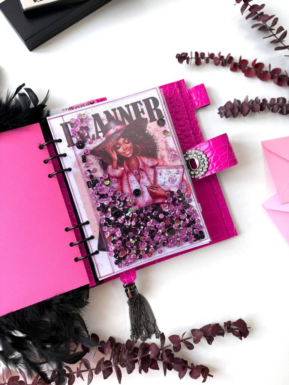 Hot pink leather planner A5 with black furniture and gifts 🎁