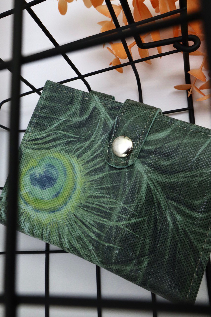 Mini leather notebook A7, 400 pages for the note.