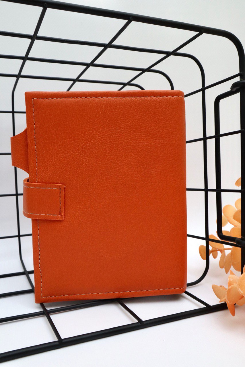 Mini leather notebook A7, 400 pages for the note.