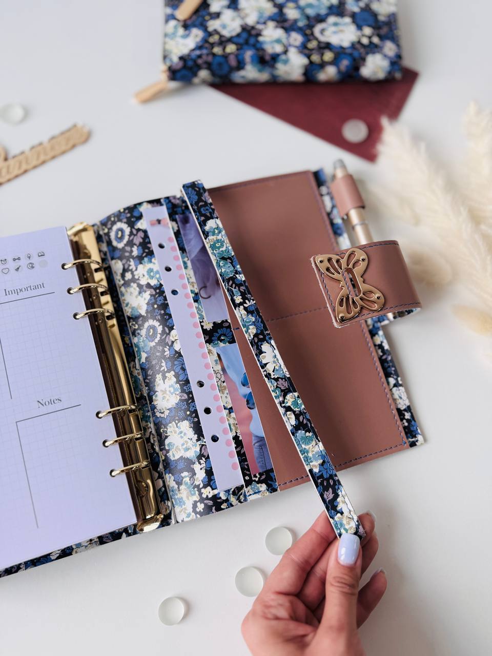 Flowers leather planner A5 binder with wallet.