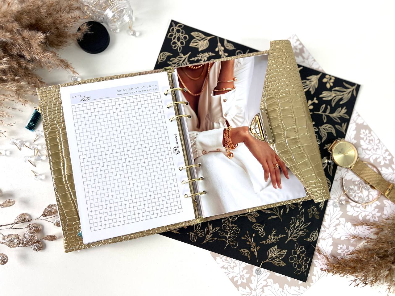 Gold leather notebookcoverA5withbigbinderrings. Perfect leather planner A5.