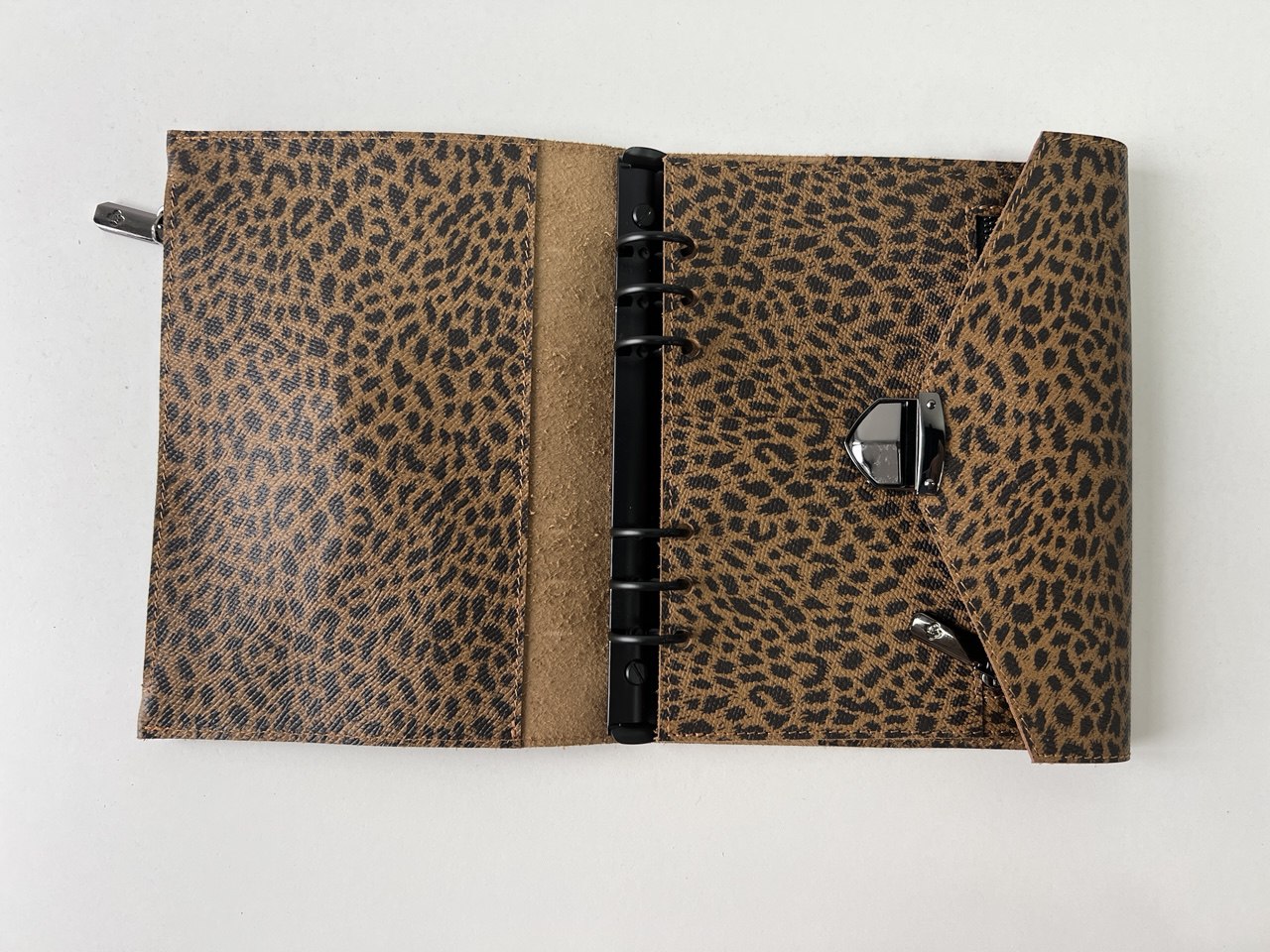 Leopard Gorgeous leather cover for an A5 notebook.