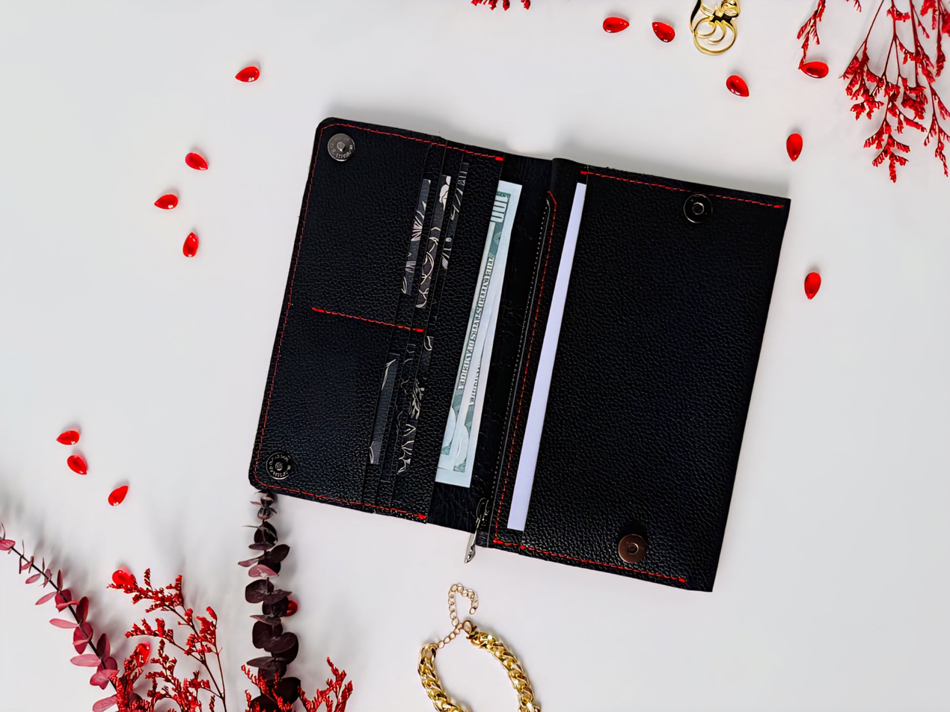 An exquisite and functional gift set for those who appreciate elegance and order.