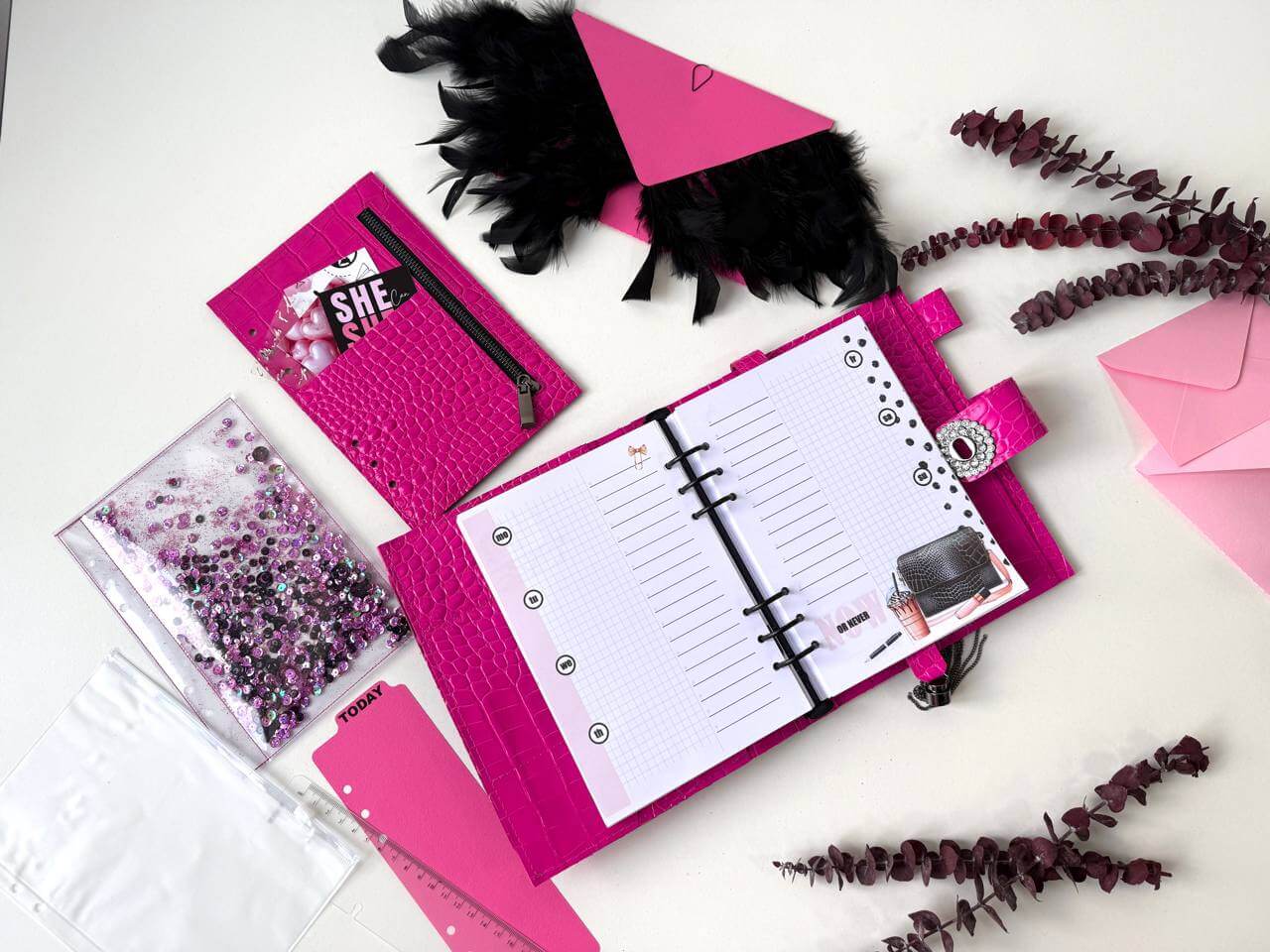 Hot pink leather planner A5 with black furniture and gifts 🎁