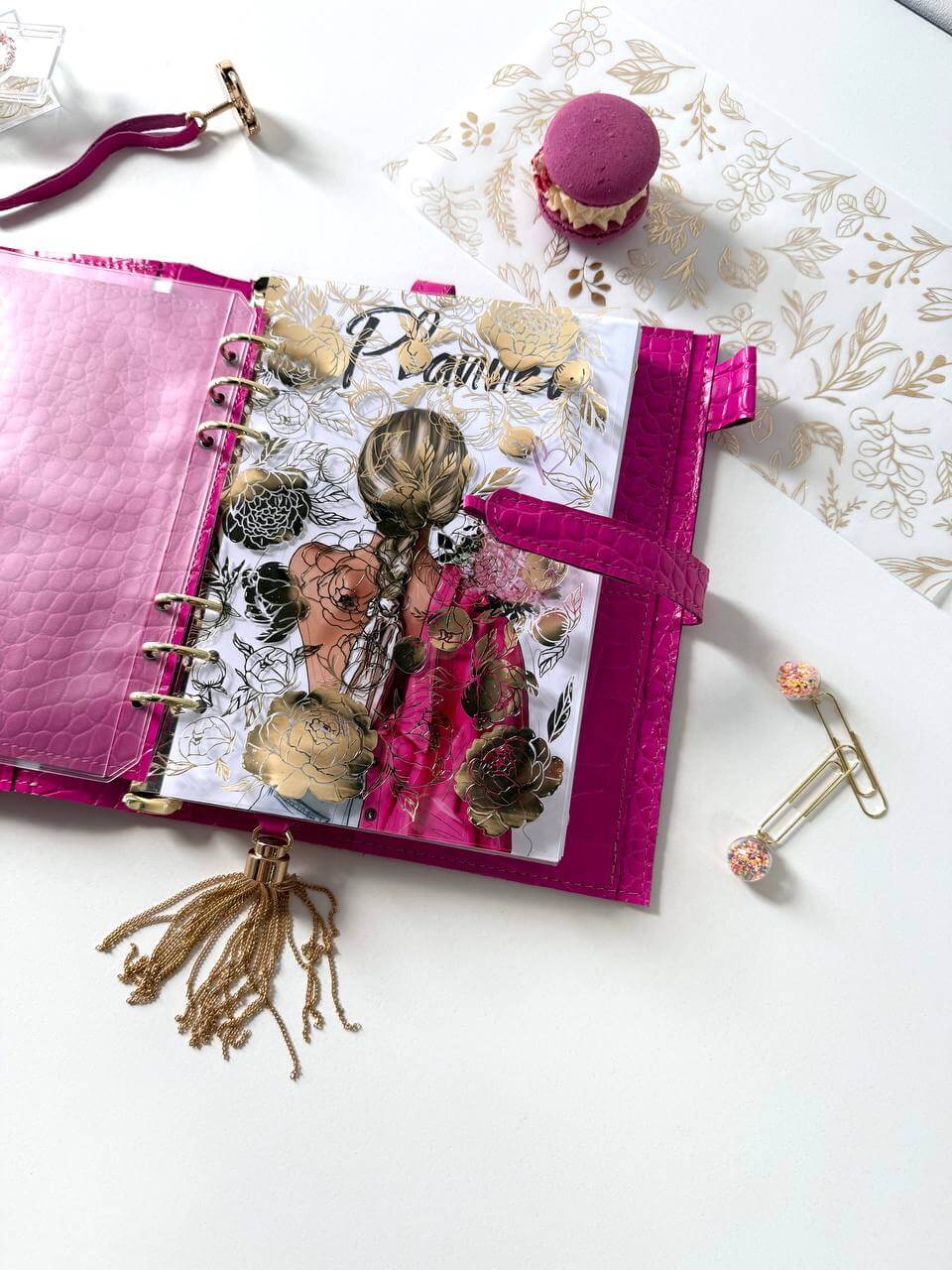Hot pink leather planner A5 big binder weekly planning.