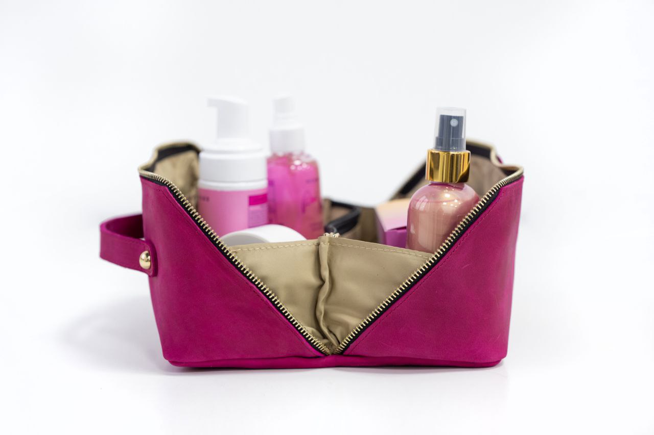 Bridesmaid gifts, Leather makeup bag, Mothers day gift, Personalized gift, Bridesmaid, Gift for her, pink cosmetic bag.