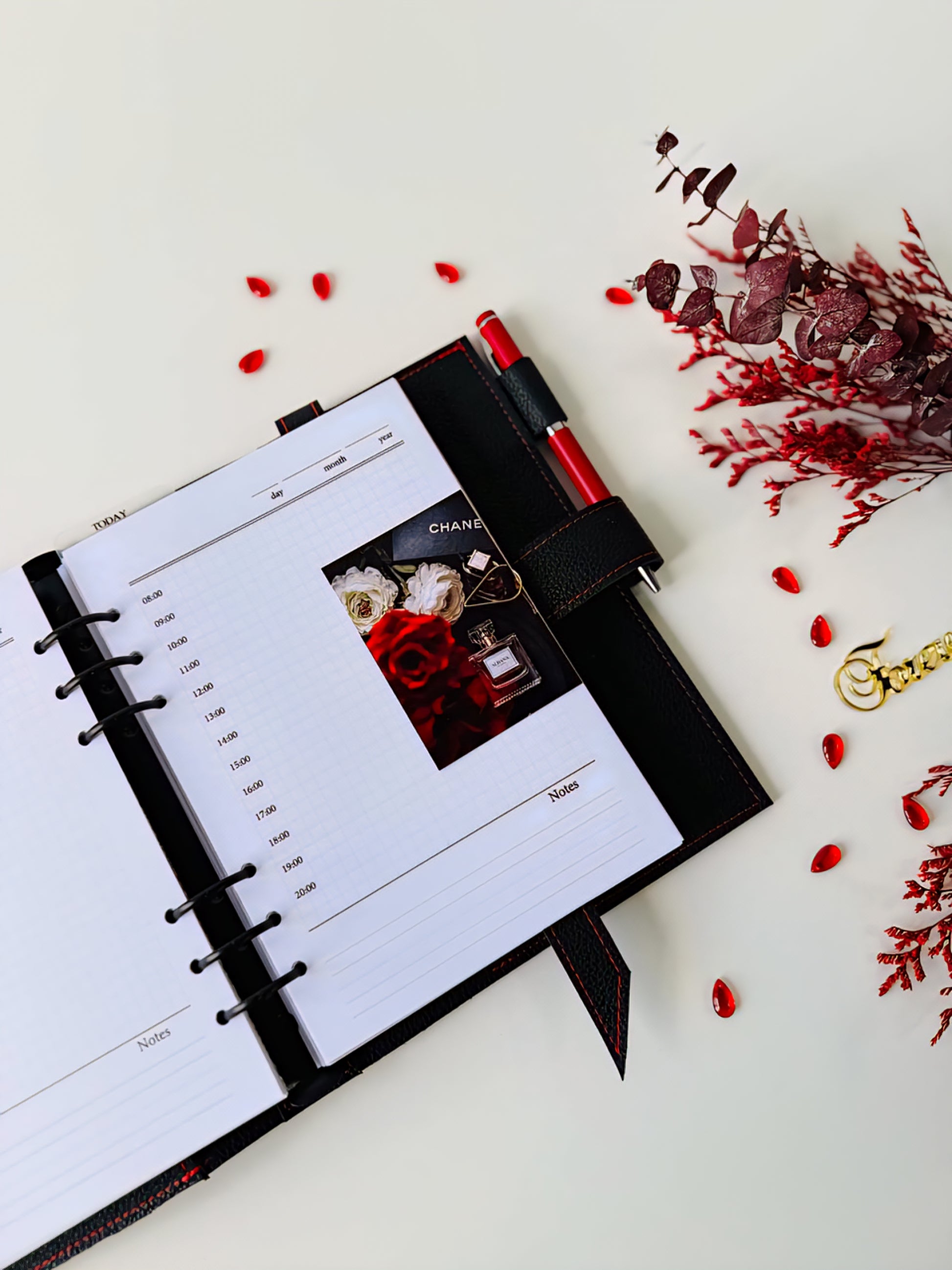 An exquisite and functional gift set for those who appreciate elegance and order.