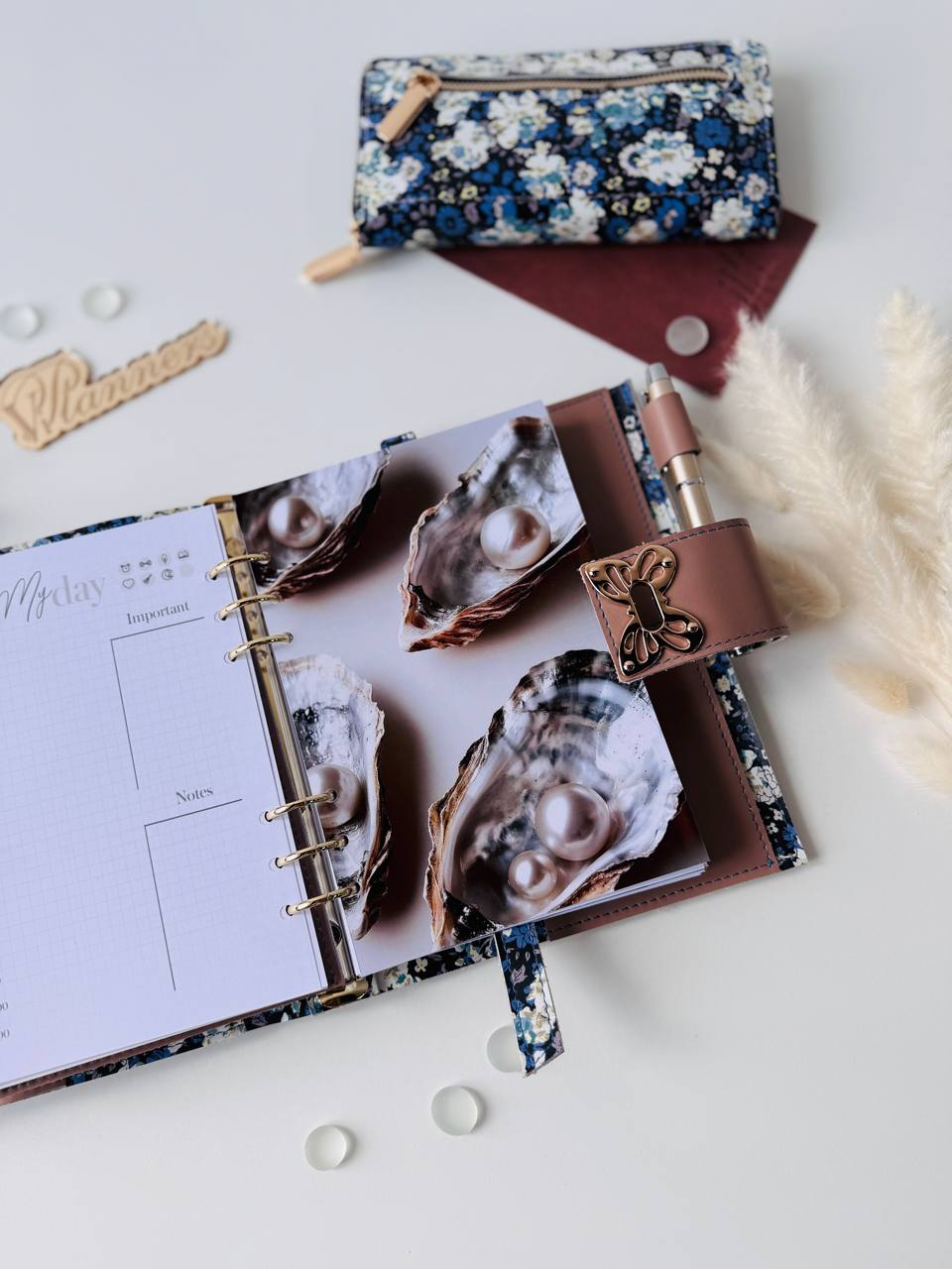 Flowers leather planner A5 binder with wallet.