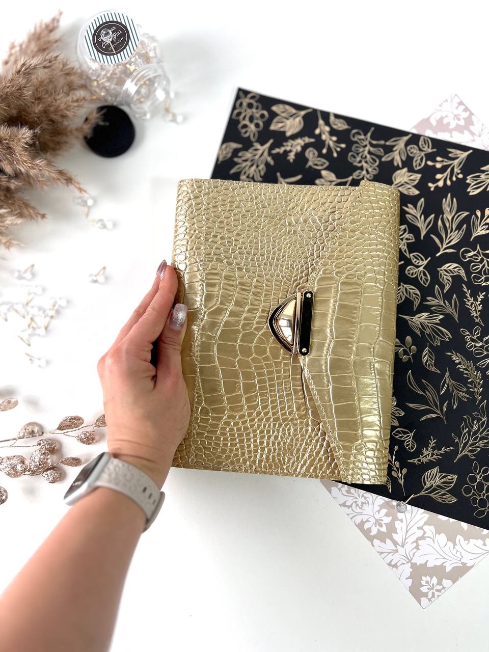 Gold leather notebookcoverA5withbigbinderrings. Perfect leather planner A5.