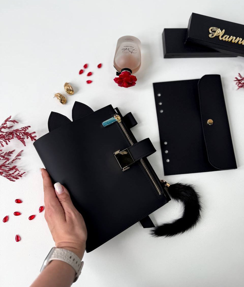 Midnight Luxe: Black & Gold A5 Leather Binder