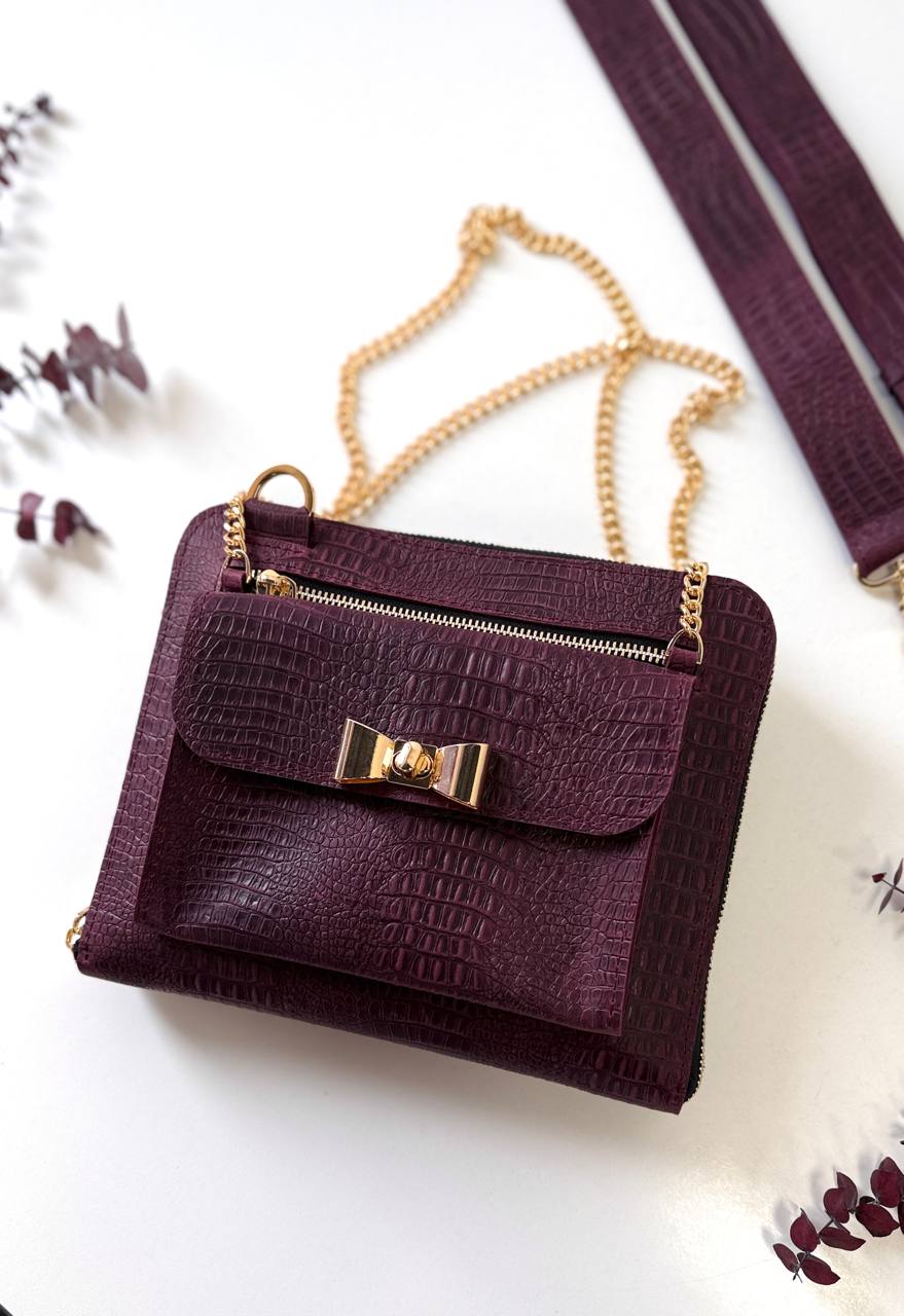 Discover the Perfect Union of Form and Function with Our Burgundy Croc A5 Bag-Planner