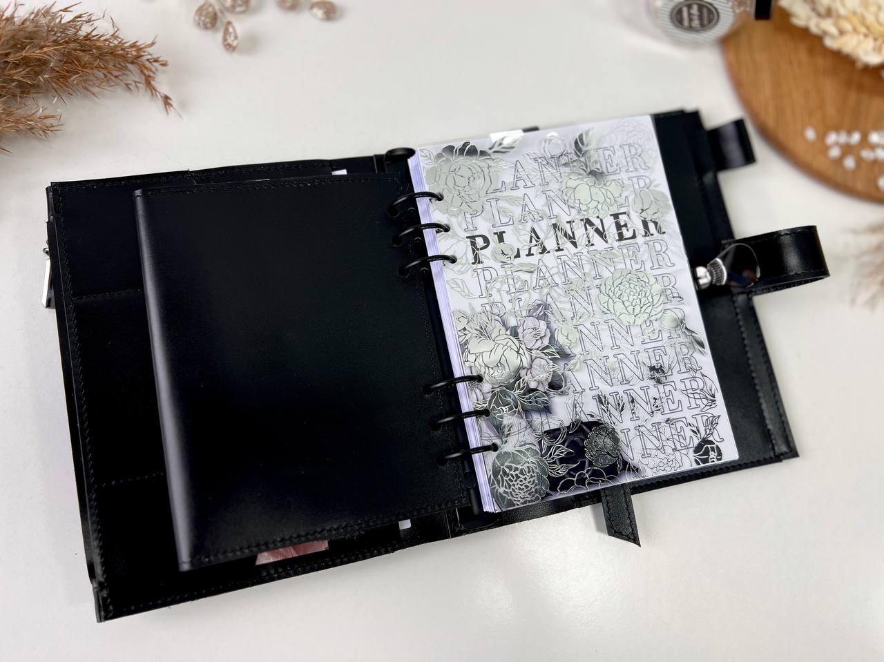 Black Natural Leather Planner A5 binder 6 rings, black classic leather notebook cover with binder 6 rings for documents format A4 and A5.