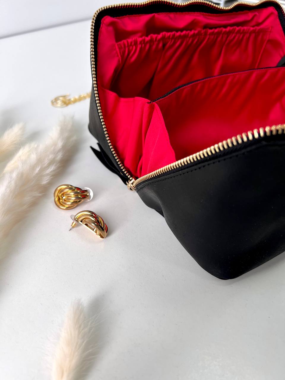 Bridesmaid gifts, Leather makeup bag, Mothers day gift, Personalized gift, Bridesmaid, Gift for her, pink cosmetic bag.