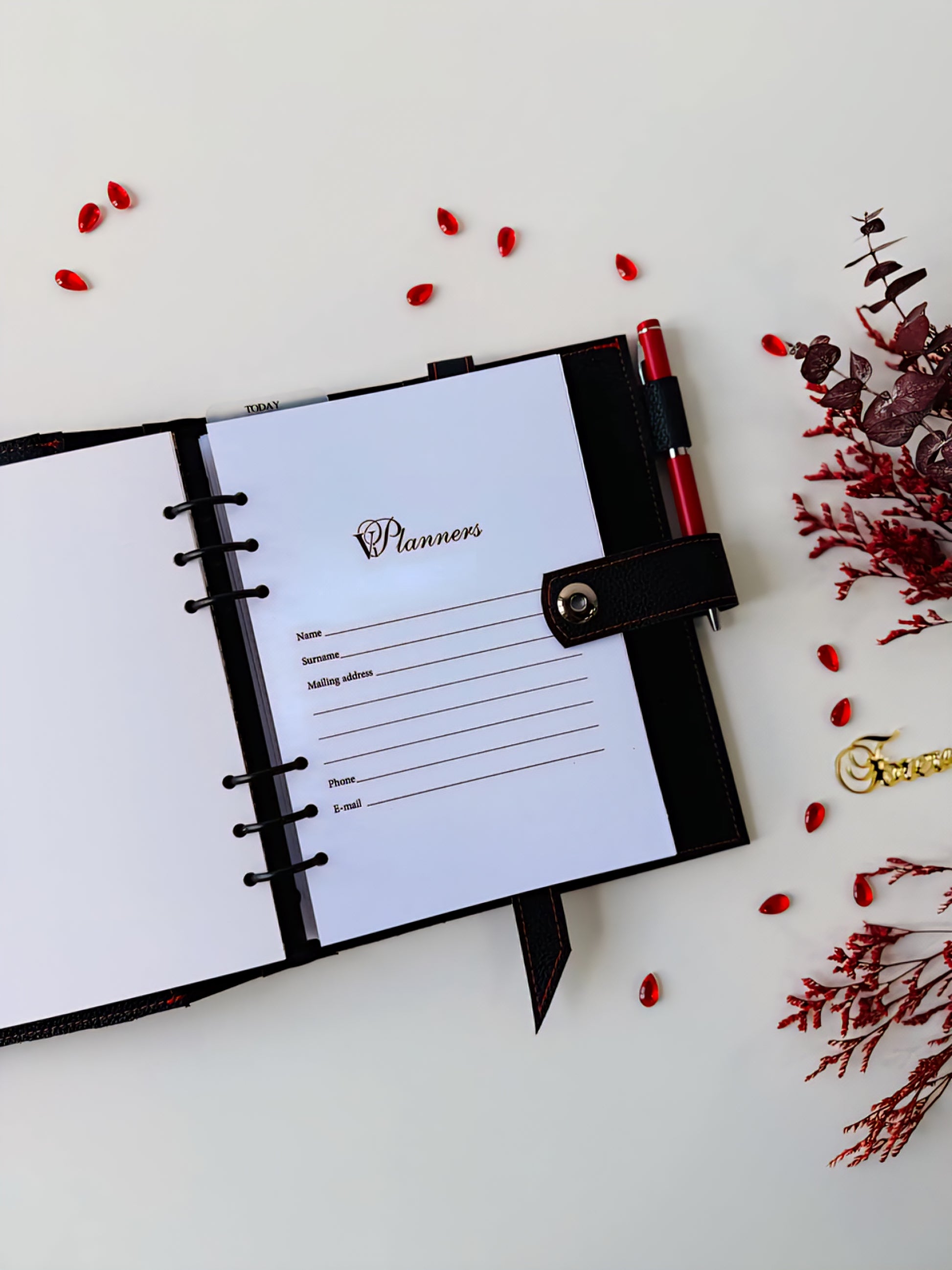 An exquisite and functional gift set for those who appreciate elegance and order.