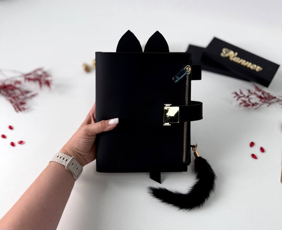 Midnight Luxe: Black & Gold A5 Leather Binder