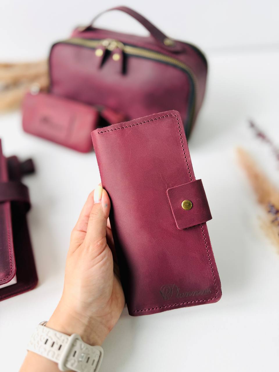 Luxury Leather Gift Set: Notebook, Wallet, Cosmetic Bag, Keychain - Personalized.