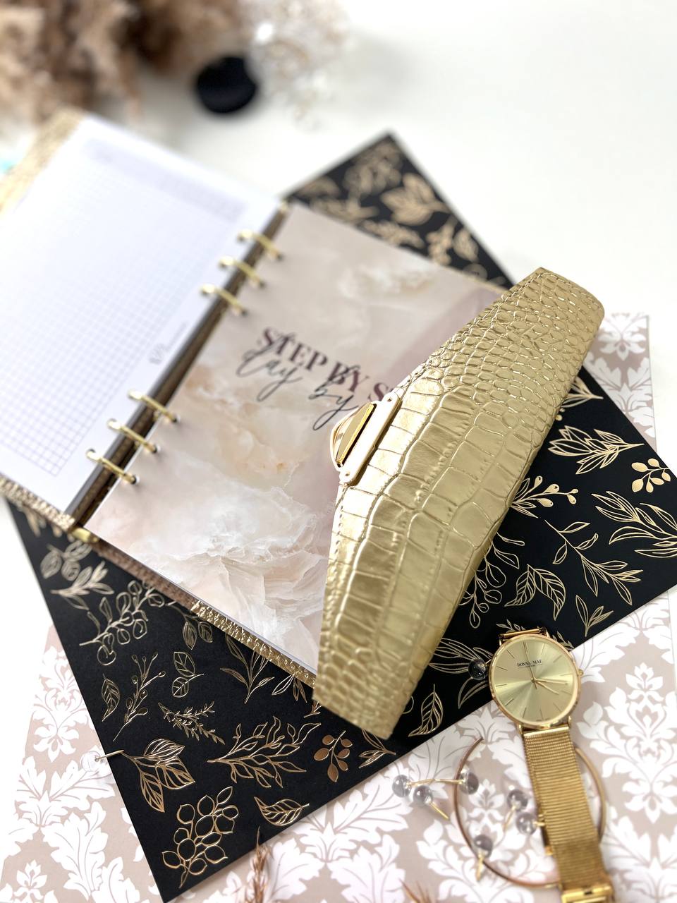 Gold leather notebookcoverA5withbigbinderrings. Perfect leather planner A5.