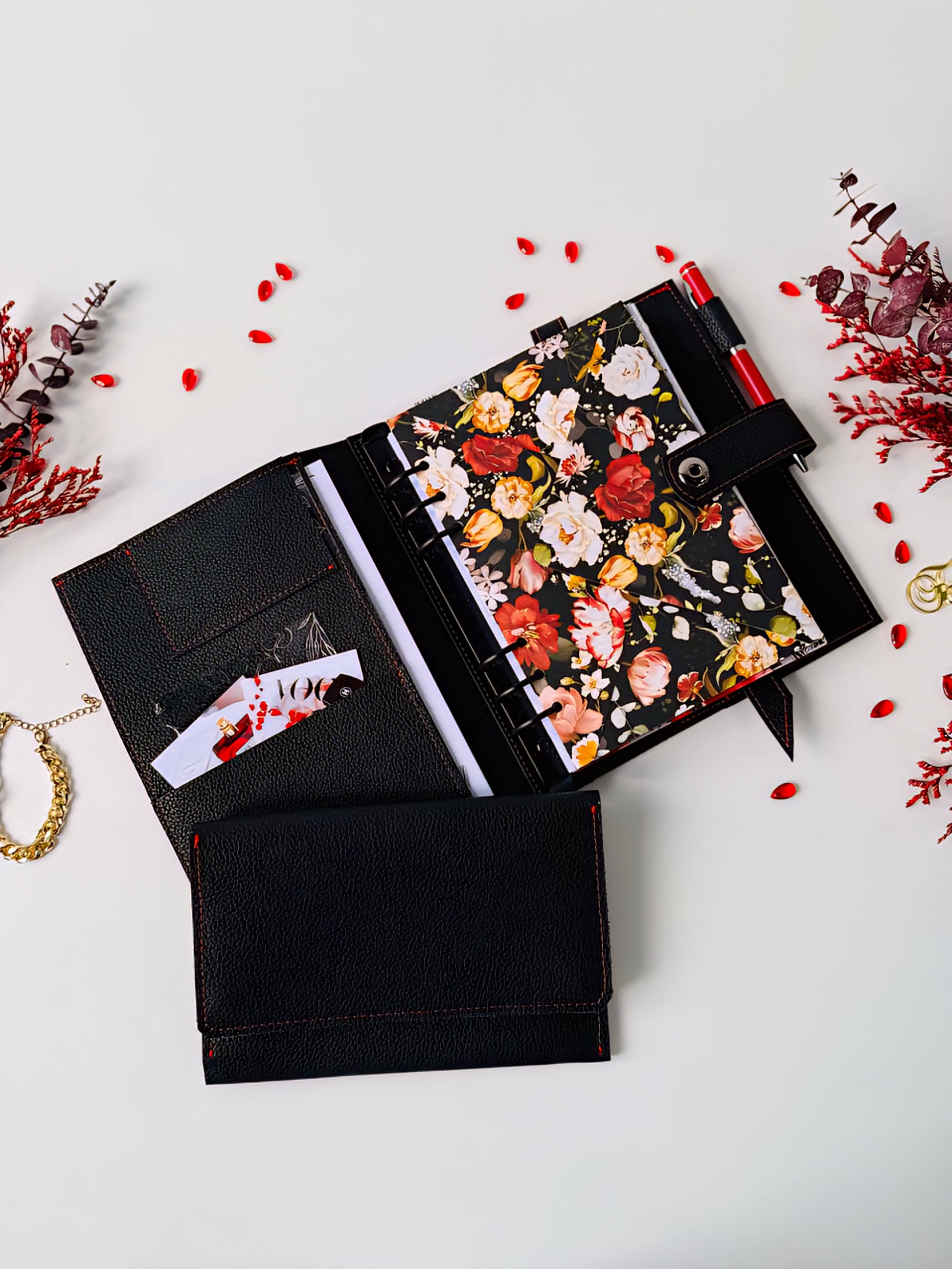 An exquisite and functional gift set for those who appreciate elegance and order.