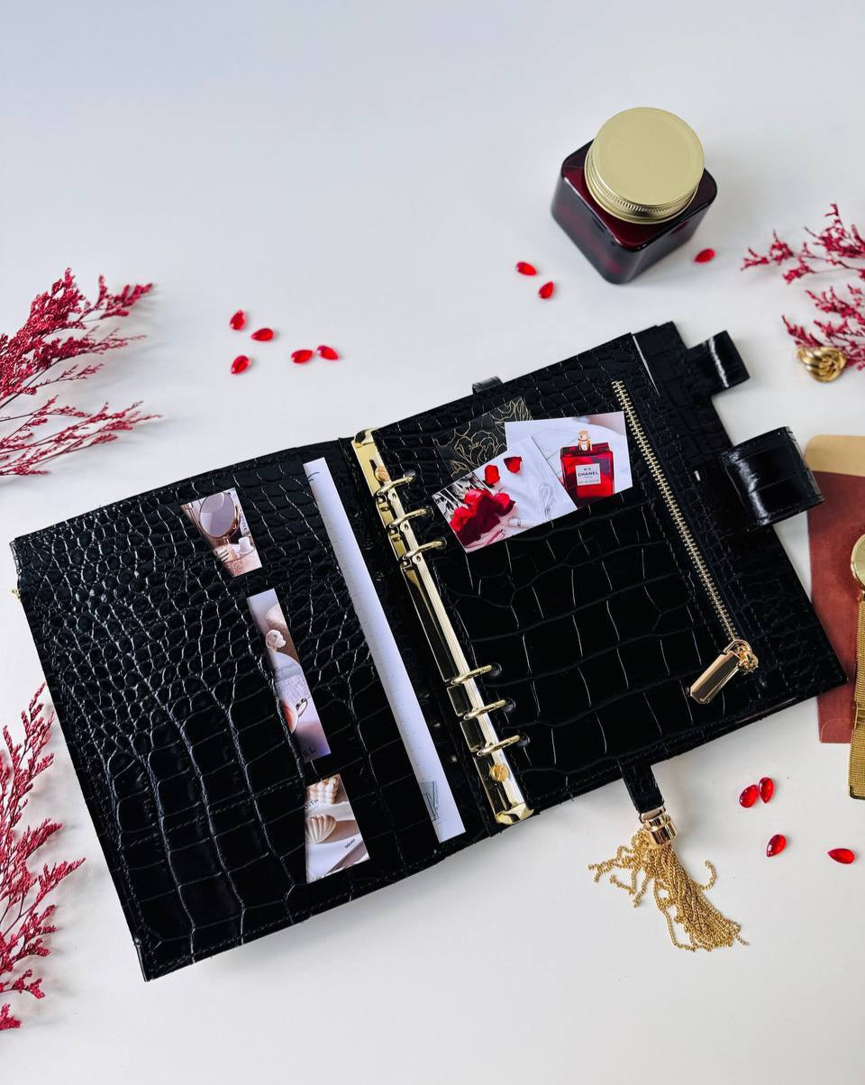 Personalized DATED 2026 horizontal week leather planner big binder A5- cover for documents A4 and A5 format.