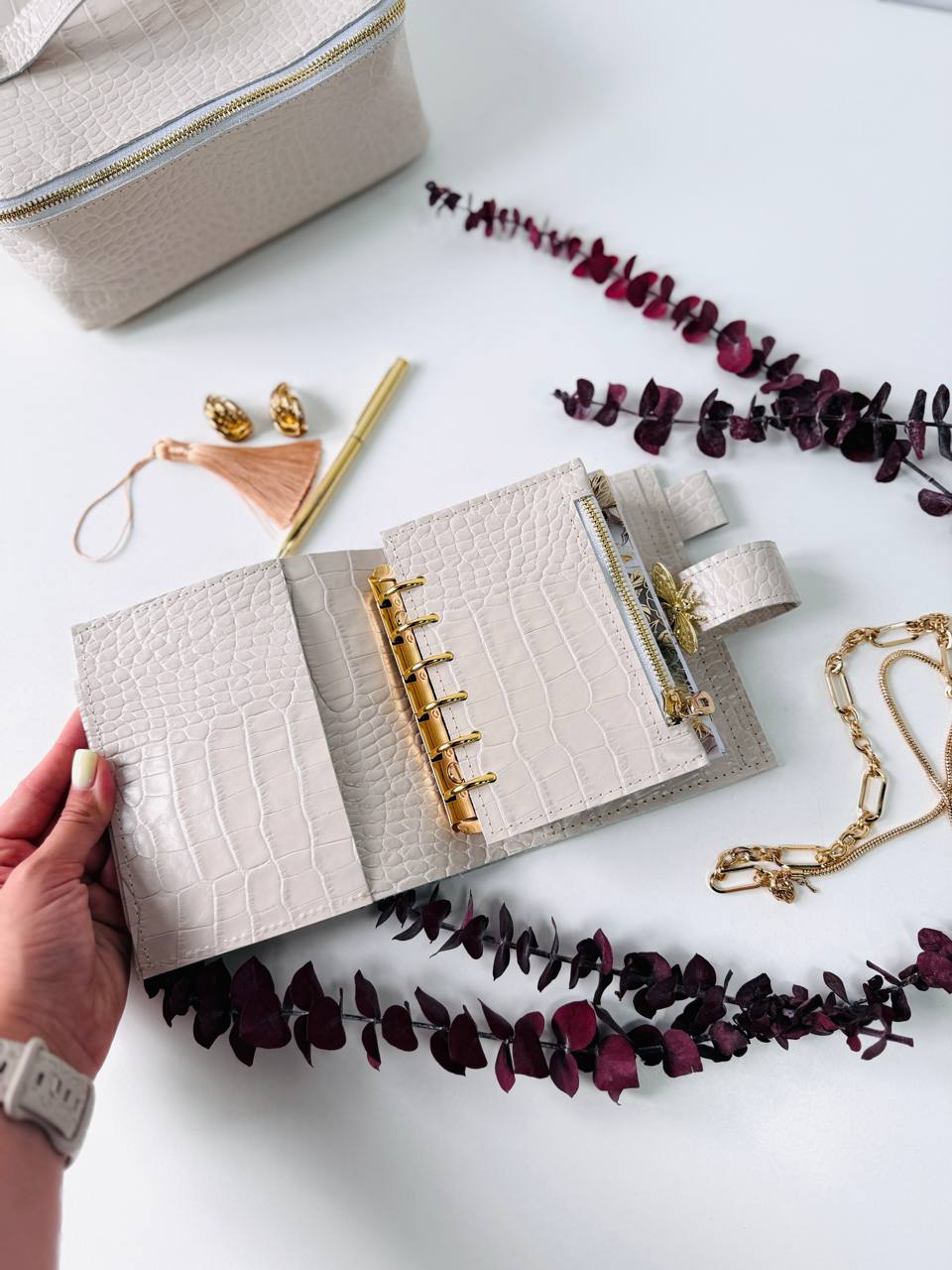 Elegant A7 dated 2026 Planner in a Storage Case - Natural Italian Leather