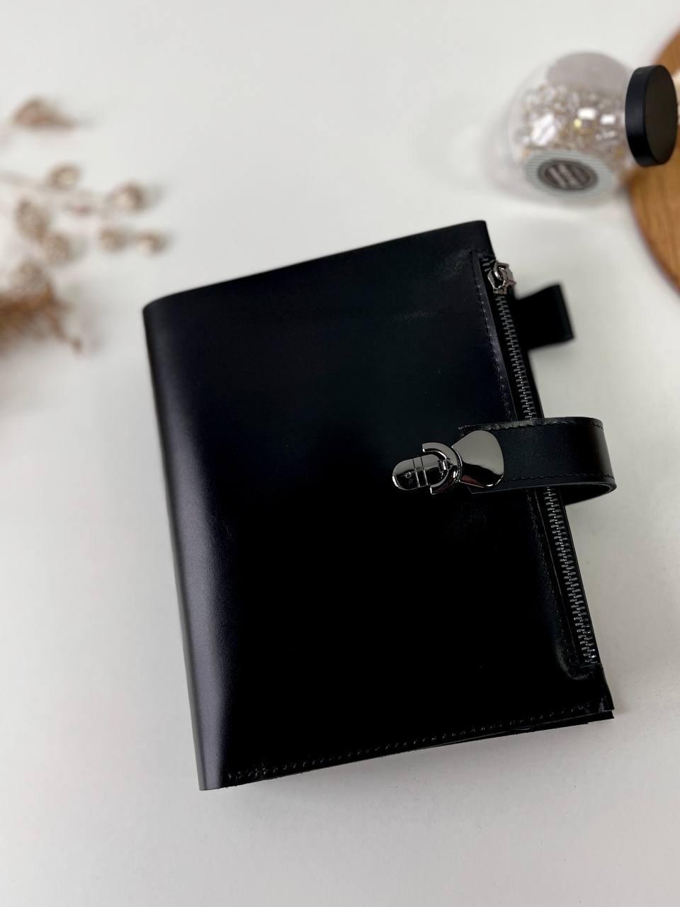 Black Natural Leather Planner A5 binder 6 rings, black classic leather notebook cover with binder 6 rings for documents format A4 and A5.